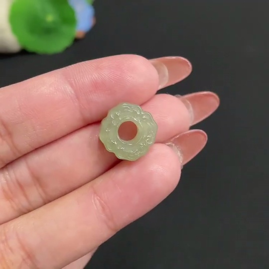 H35100217 Hetian Jade Pendant - Archaistic Ring, Total Weight: Approx. 1.8g