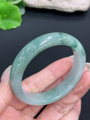 F41950406 翡翠正圈手镯 圈口50.9 货品总重约40.32g