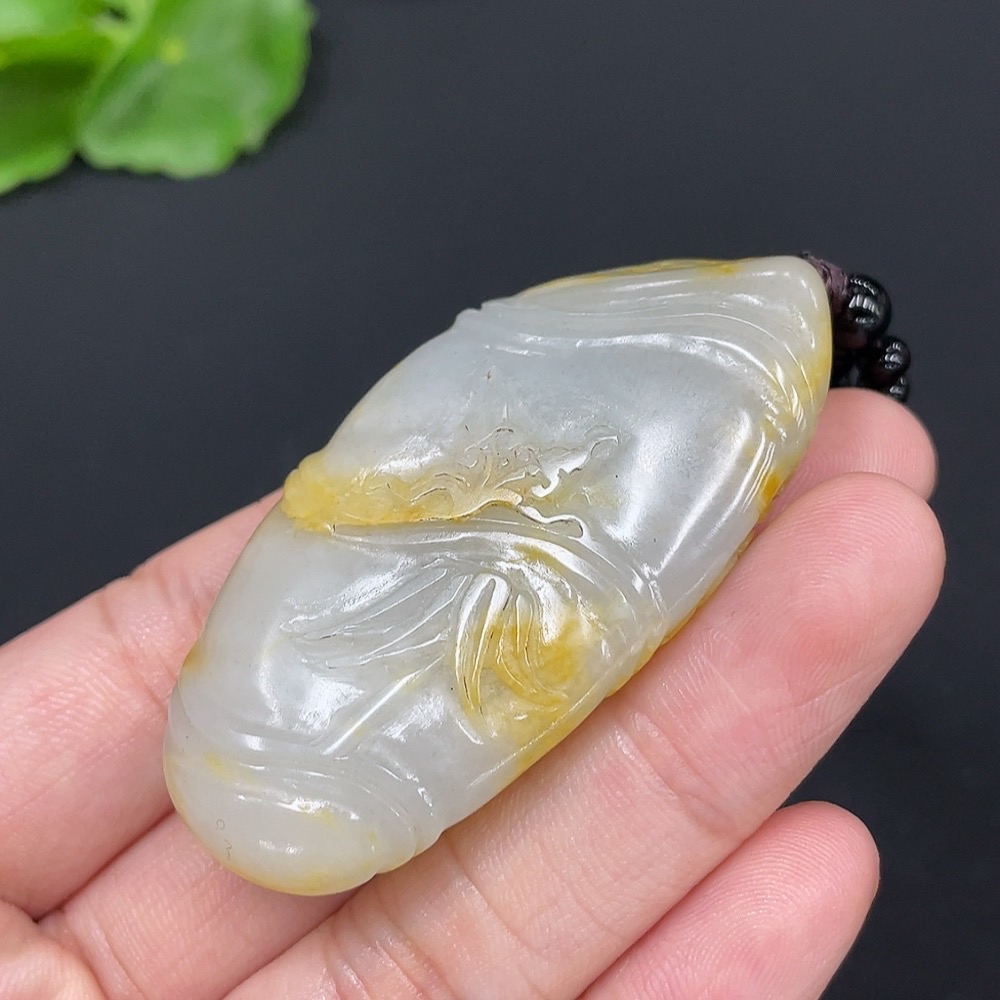 H27106090 Hetian Jade Pendant - Bamboo Section, Undetermined Skin Color Origin, Contains Other Mineral Components, Chain Not Hetian Jade, Total Weight Approximately (Including Chain) 51g