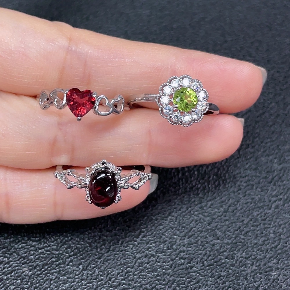 C33923065 Garnet + Peridot Ring, Non-Gold, Adjustable, Total Weight Approx. 6.01g, Sell as a Lot
