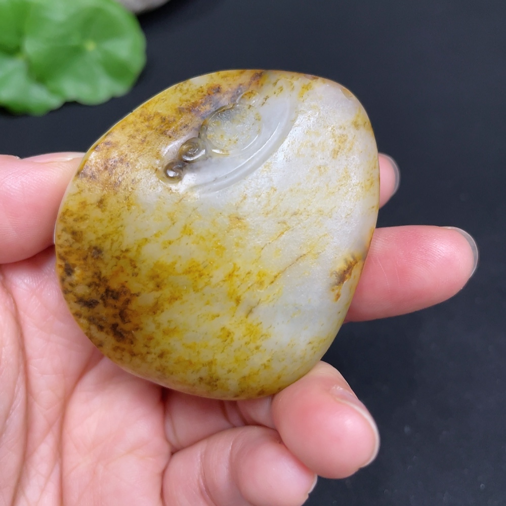H35102518 Hetian Jade Seed Material Pendant - A Moment of Thought
