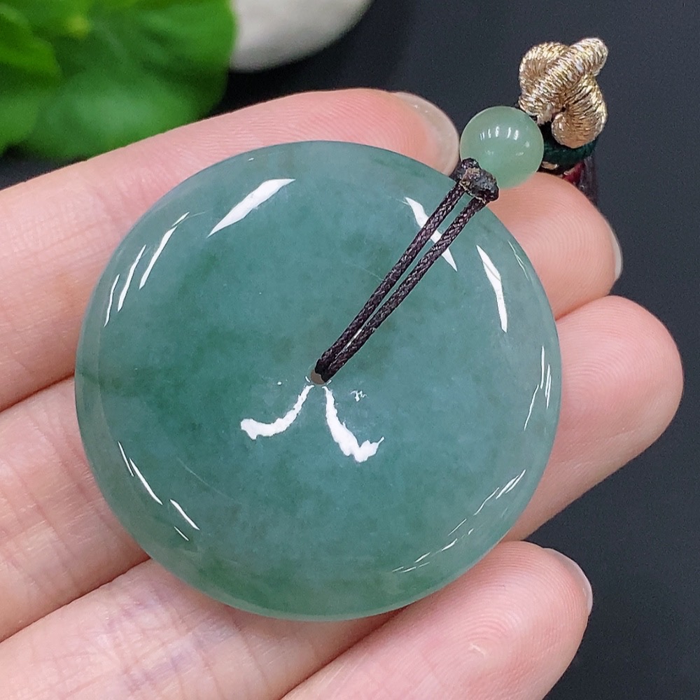 F28271430 Jadeite Safety Buckle with a total product weight of approximately 20.6 grams (including rope weight)