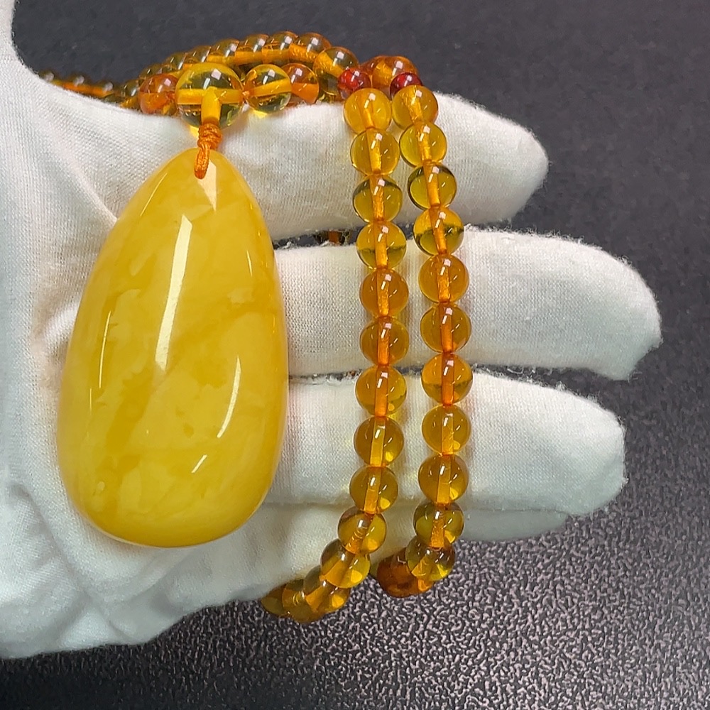 C34989527 Amber Honey Wax Pendant Total Weight Approx. 45.24g with Chain