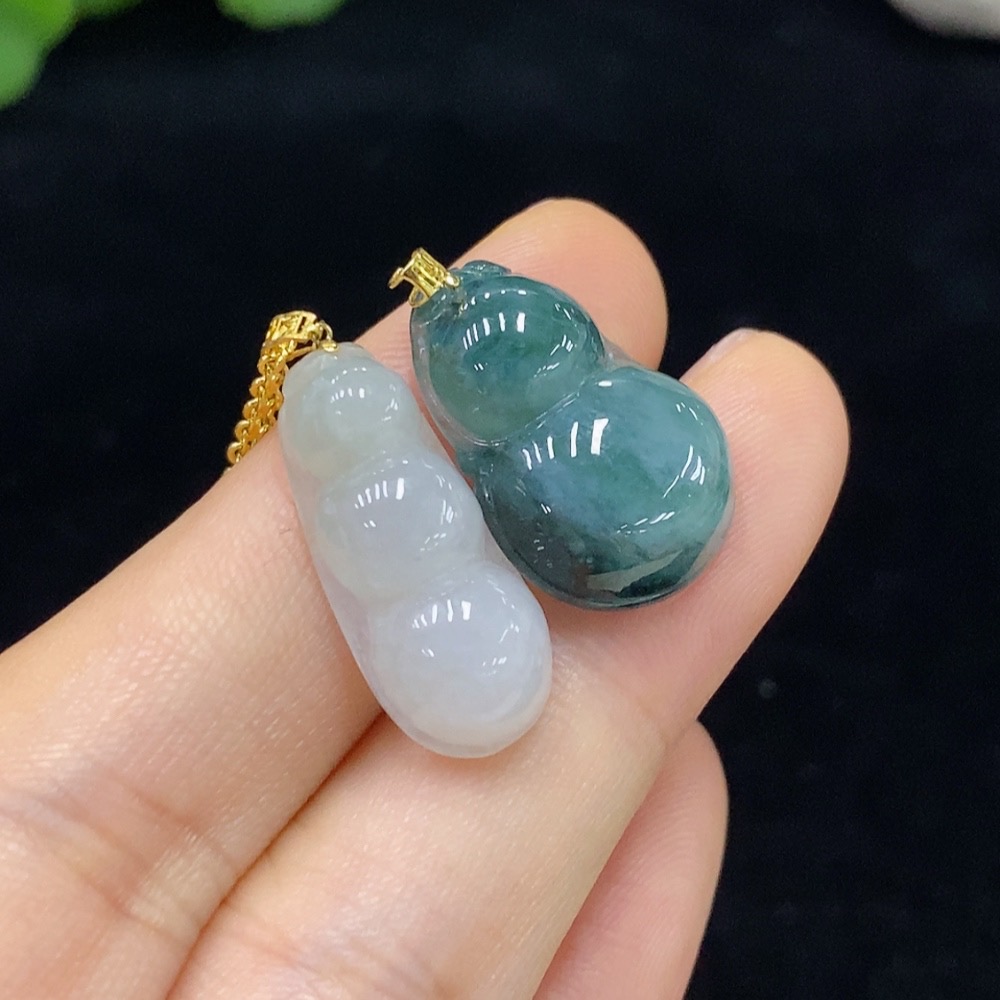 F29439487 Jadeite Pendant with 18K Gold Clasp, Chain Not Included, Total Weight Approx. 5g Excluding Chain