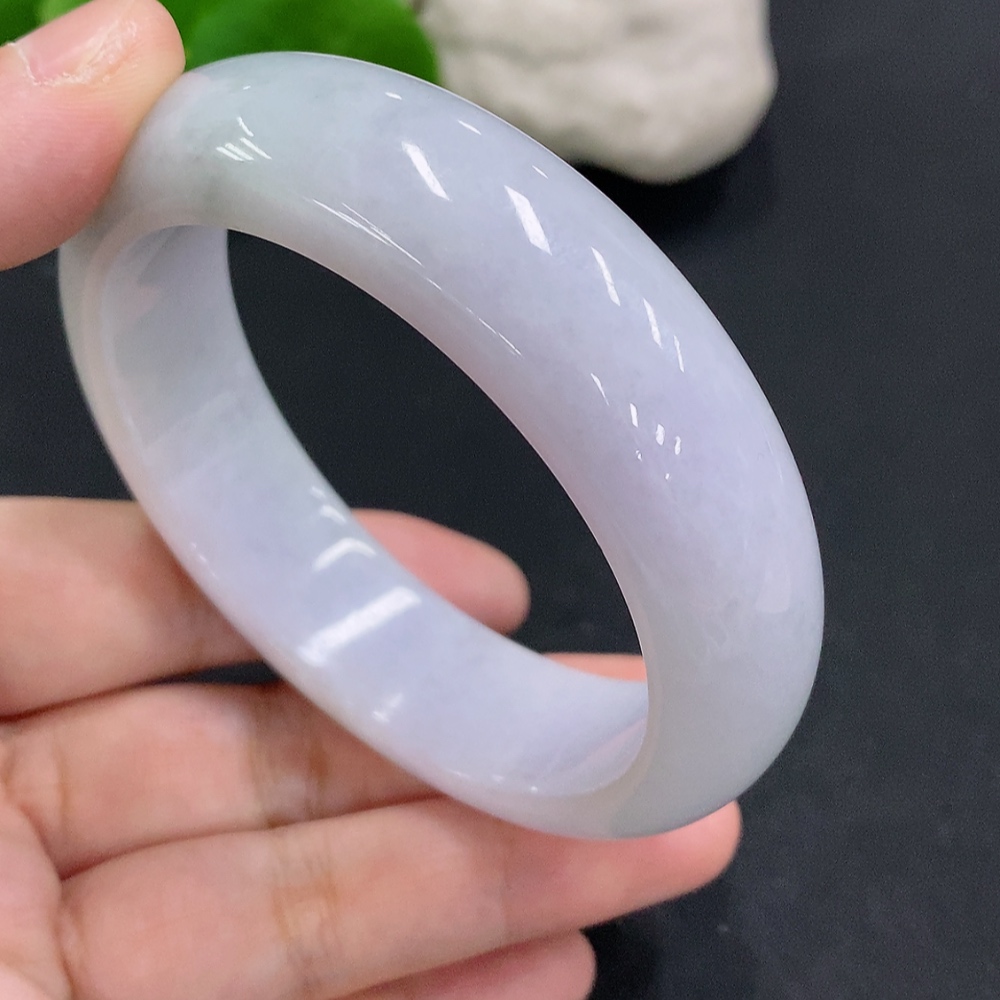 F33884093 Jadeite regular bangle size 58.5 total weight about 87.7g