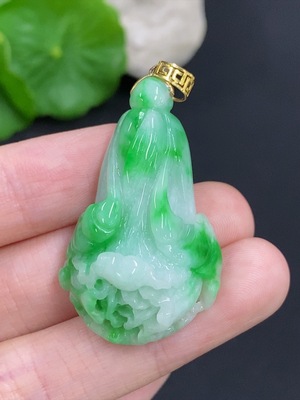 F46554614 翡翠白菜挂件 18k金扣头 货品总重量约16克
