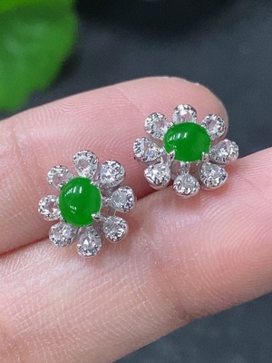 F32761658 Jadeite inlaid earrings pair 18K gold total weight approx. 2.1g (including ear stopper weight) (with diamond accents)