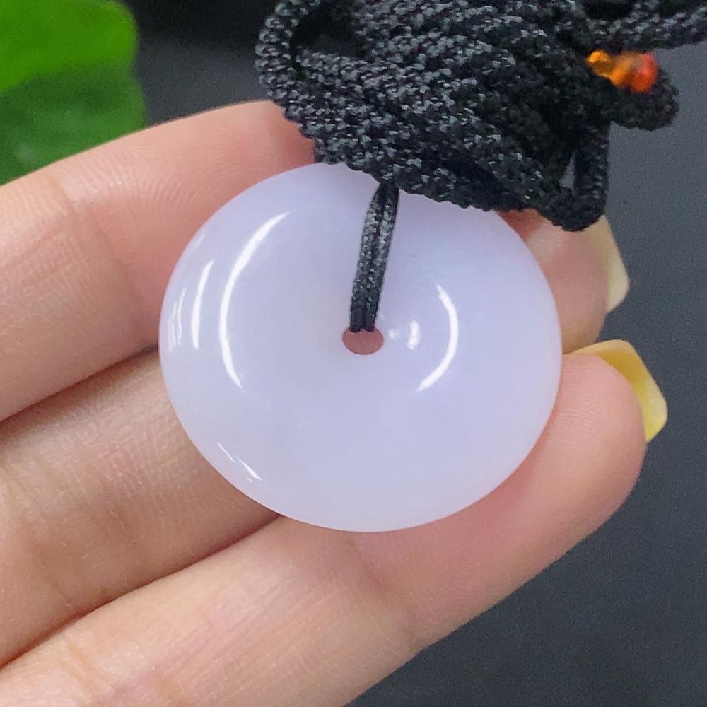 F28265877 JadeitePendant Peace Knot