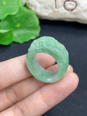 F46571329 翡翠戒圈  货品总重约10g  圈口17