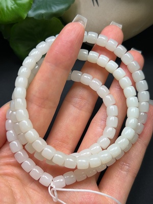 H43108130 和田玉珠链 卡6mm 总重约40g