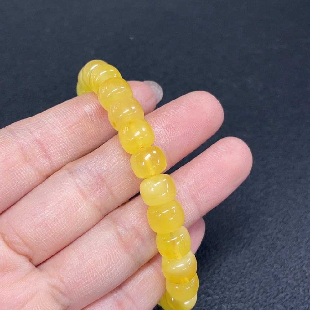 C28223215 Amber Beeswax Bracelet, Total Weight Approx. 9.80g, Size About 8.3mm
