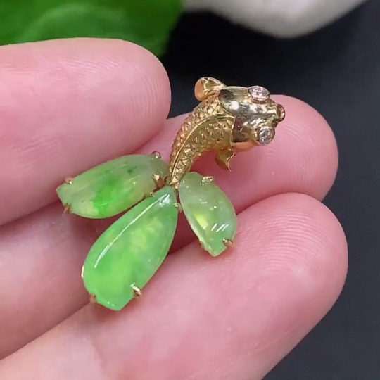 F33905953 Jadeite inlaid pendant 18K gold total weight about 2.9 grams