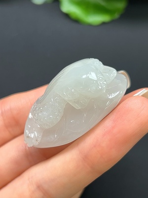 H46529200 和田玉三足金蟾挂件 总重约25.73g