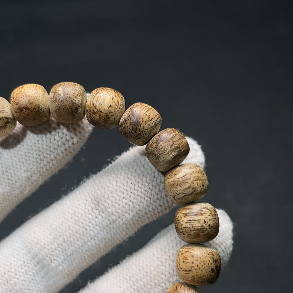 W35097856 Agarwood Bracelet (total weight approx. 6g, bead size around 9.5mm)