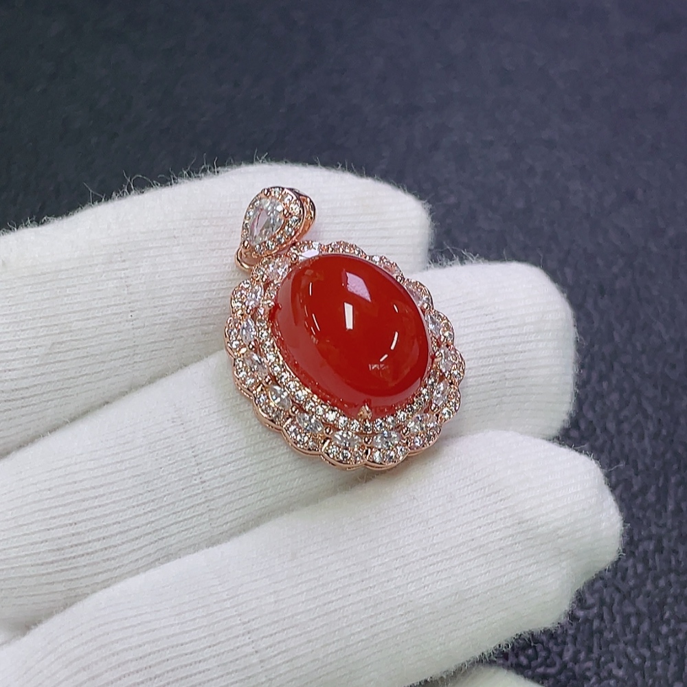 C31617757 South Red Agate Pendant Non-Gold Total Weight Approx. 7.07g