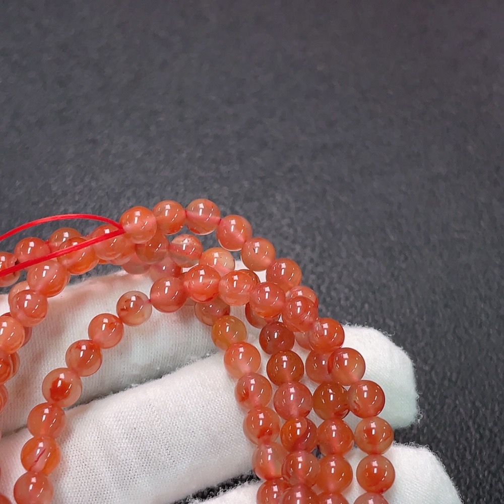 C34007393 South Red Agate Bead Strand with Visible Organic Matter, Total Weight Approximately 31.63g, Size About 5.6mm