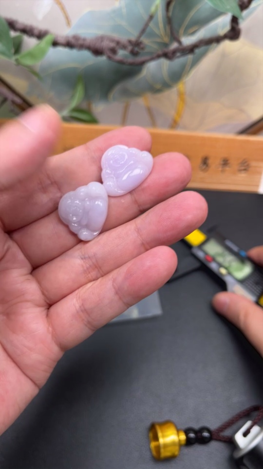 F34067817 Jadeite Buddha Pendant Sell as a Lot