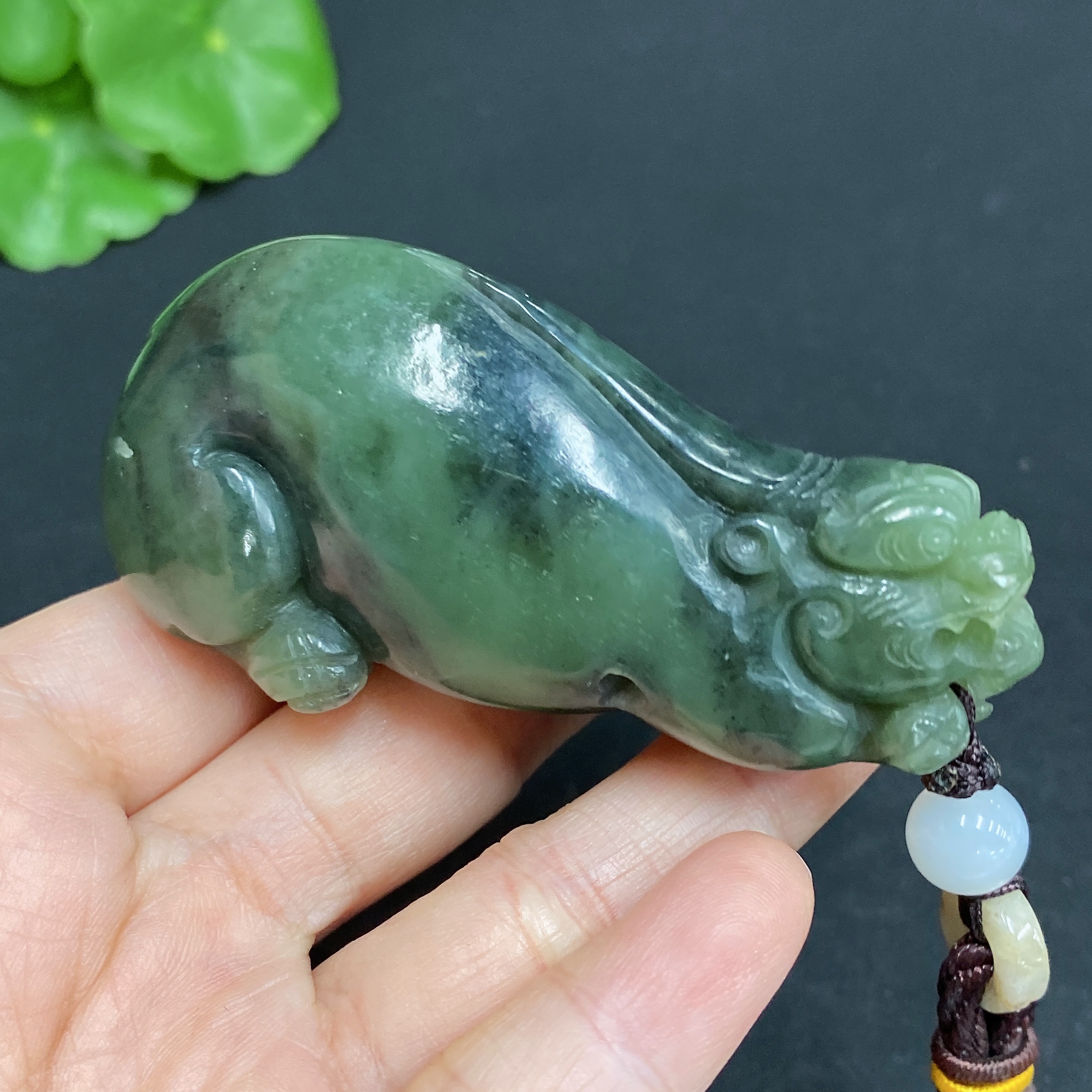 H28311942 Hetian Jade Handheld Carving Pi Xiu Total Weight (with rope) 100.5g