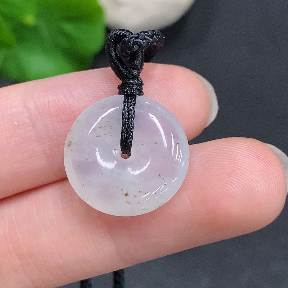 F33940838 Jadeite Peace Knot