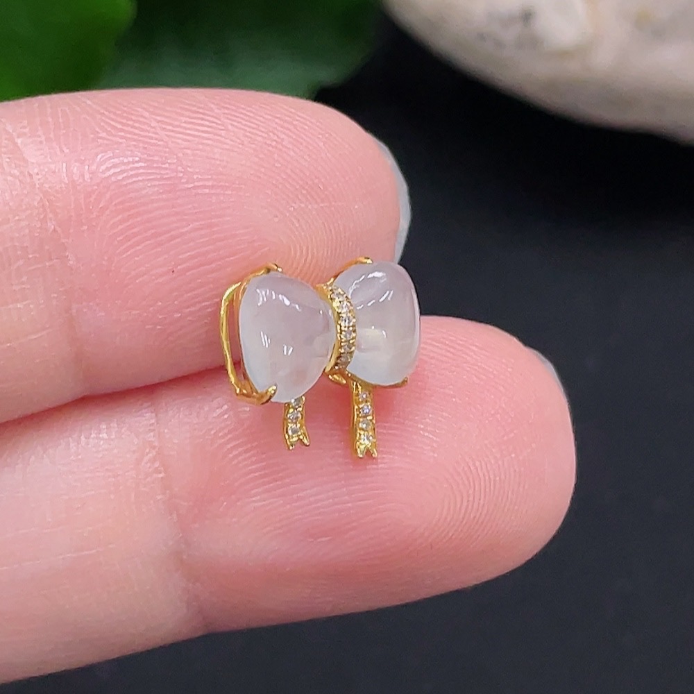 F34967236 Jadeite Pendant with 18K Gold Setting, Total Weight Approx. 0.7g (with Diamond Accents) (Cracked/Damaged)