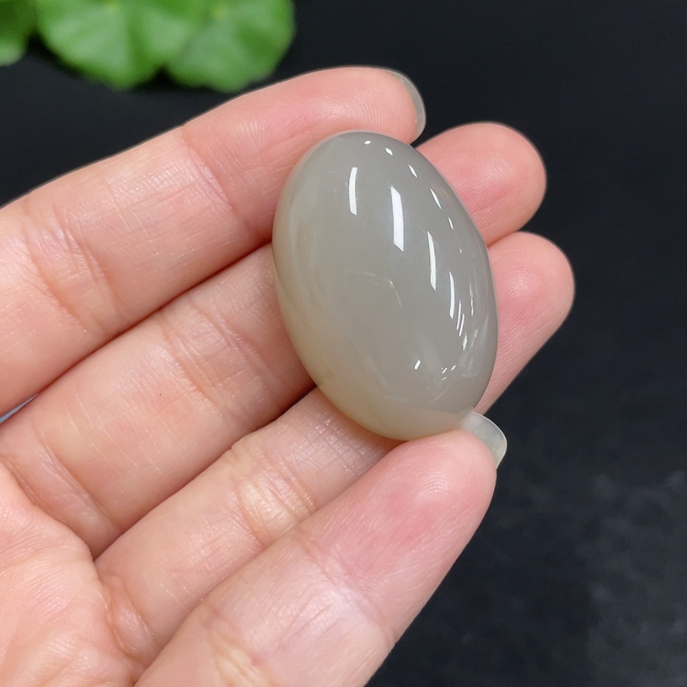 H34037006 Hetian Jade Cabochon