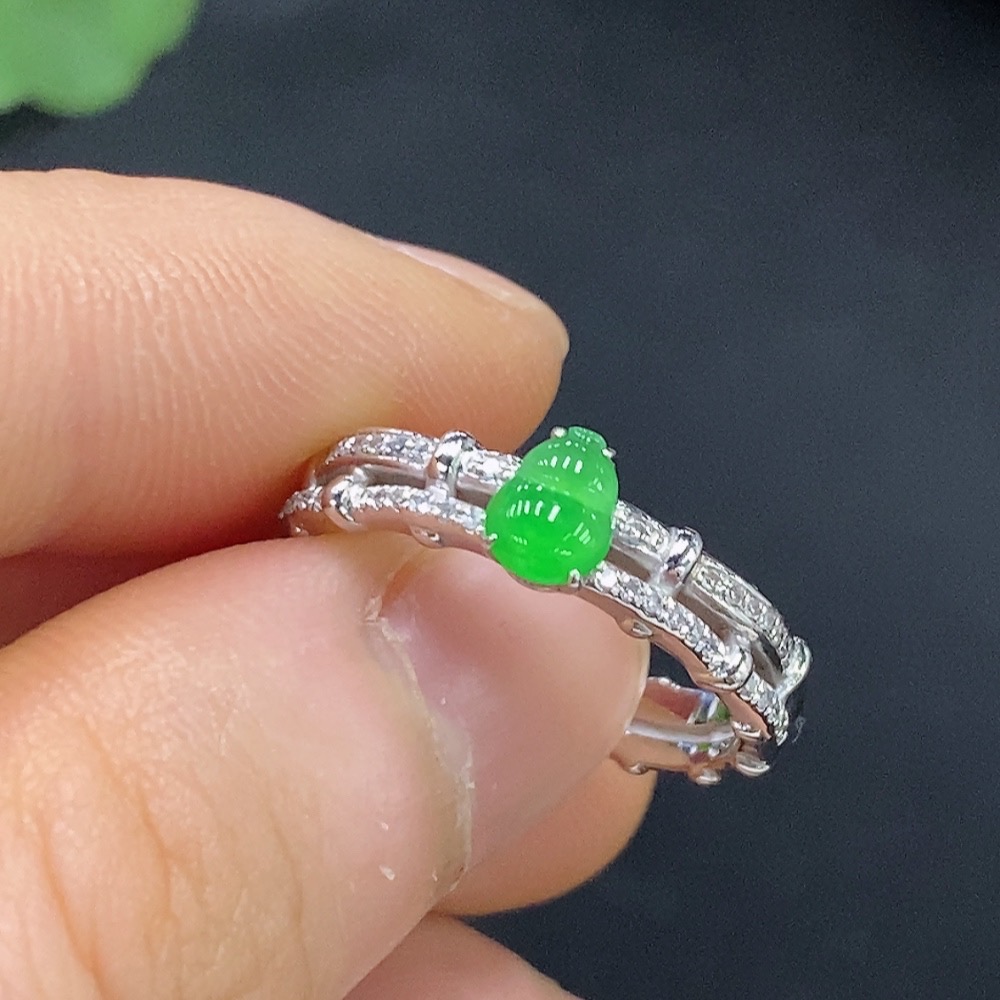 F26970483 Jadeite Inlaid Ring 18k Size 14 Total Weight Approx. 3g