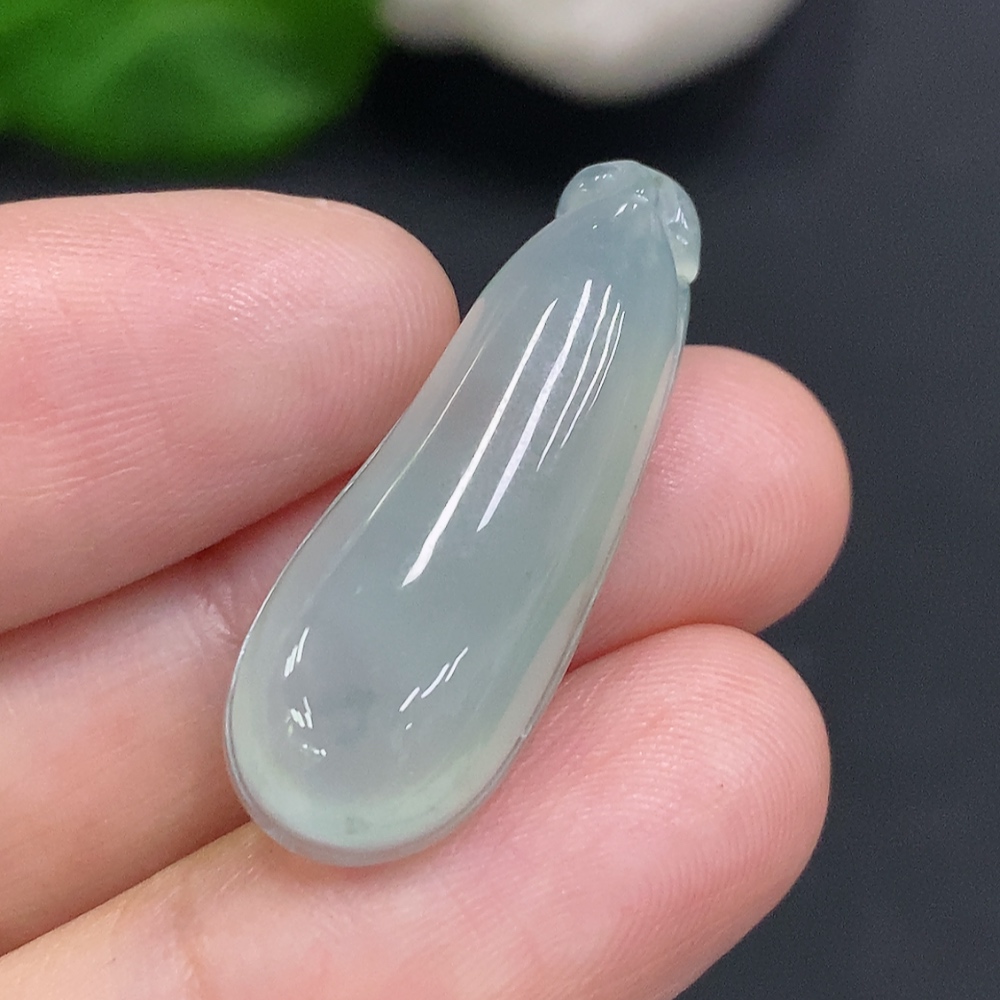 F34000522 Jadeite Blessing Melon Pendant with a total weight of approximately 4.1 grams