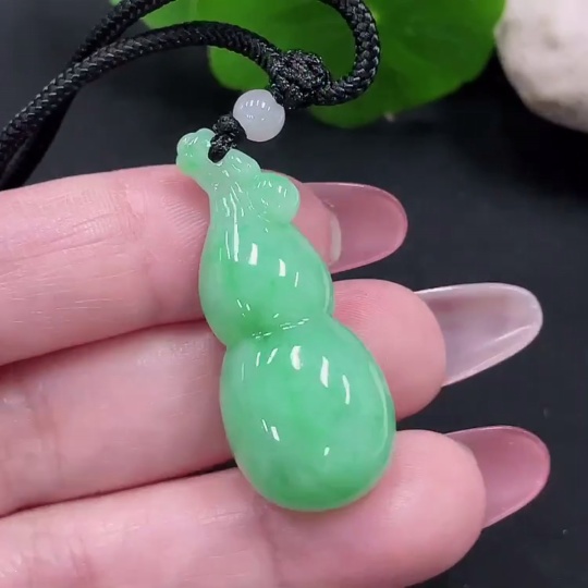 F34032097 Jadeite Gourd Pendant Total Weight Approx. 13.4g (Including Rope Weight)