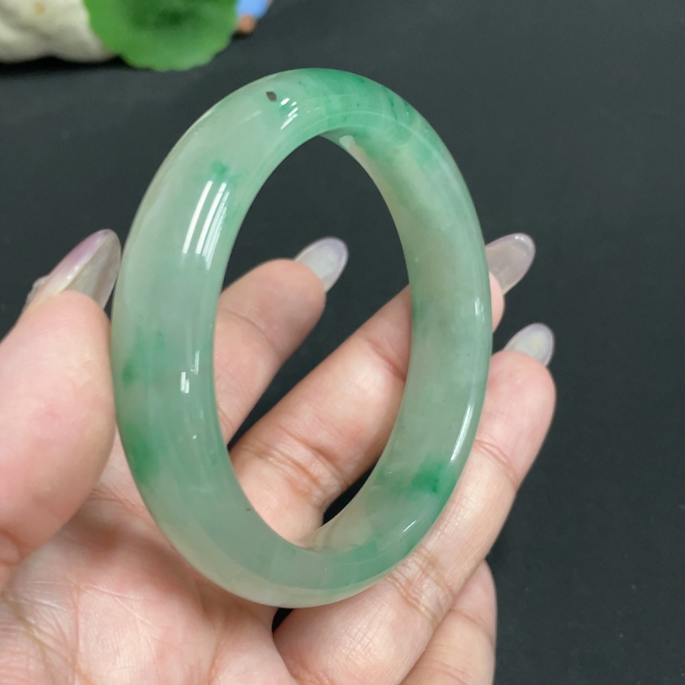 H34972622 African Emerald (Dulong Jade) Round Bracelet