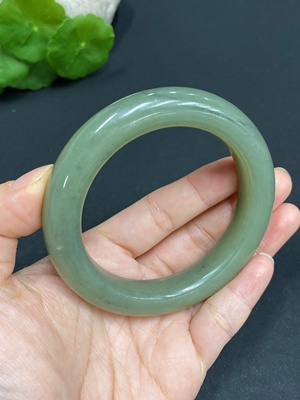 H29366309 Hetian Jade Round Bracelet  Size 56.6  Total Weight Approx. 71.1g