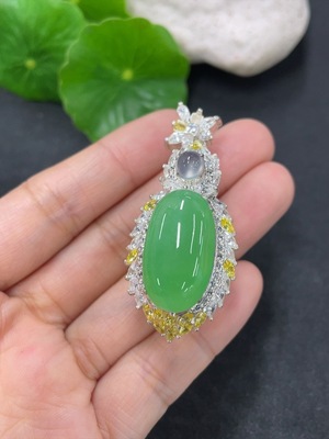 F40779033 翡翠镶嵌蛋面 铜托 货品总约重28.95g