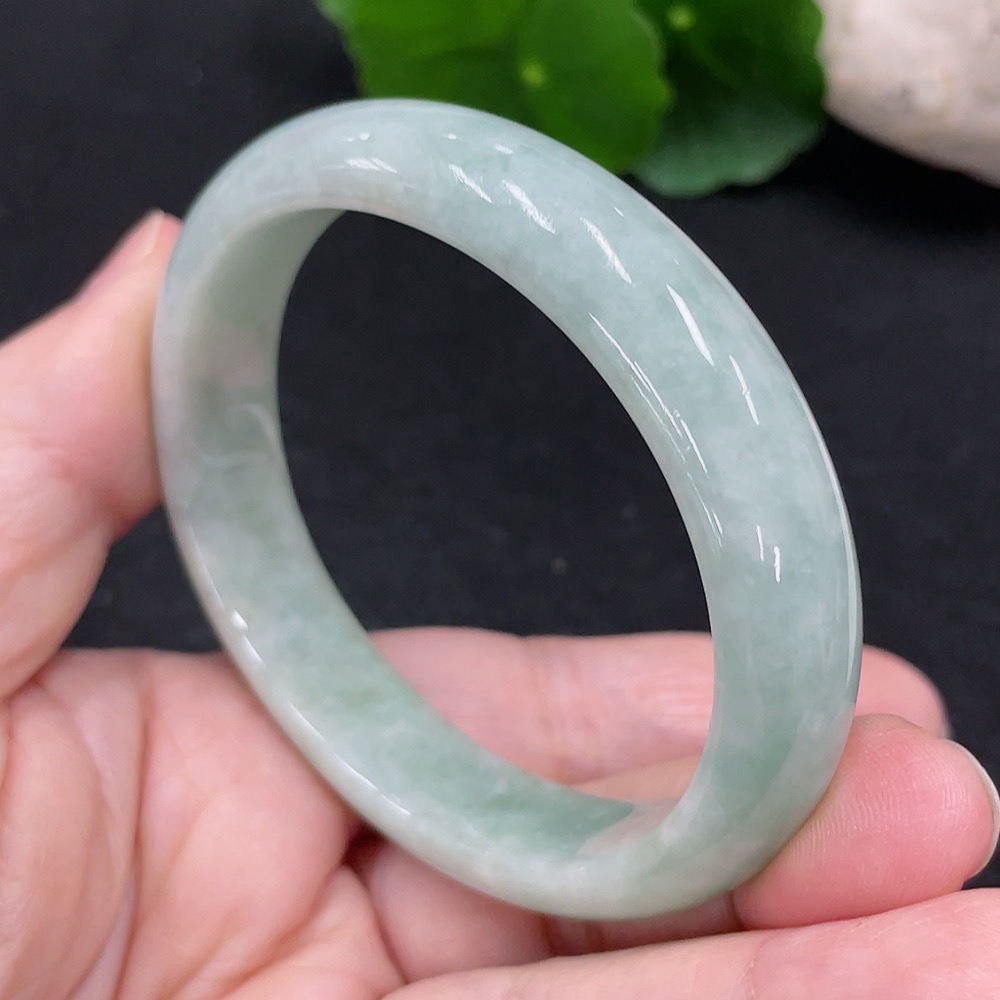 F32735440 Jadeite Concubine Bracelet Size 54.4/47.5 Total Weight Approx. 38g