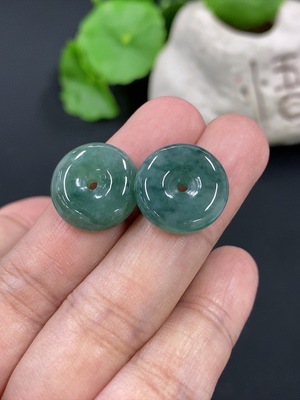 F41927662 翡翠挂件平安扣 一手走