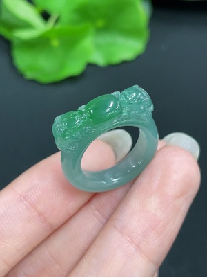 F41950037 翡翠戒圈 货品总重约4.11g  圈口9
