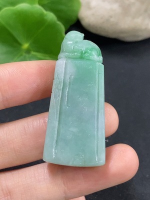 F40773777 翡翠毛货貔貅挂件 货品总重量约19.7克