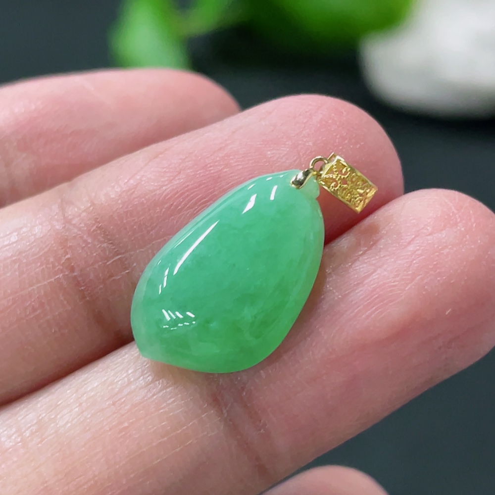 F33935235 Jadeite Peach Pendant with 18K Gold Clasp, Total Weight Approx. 1.68g