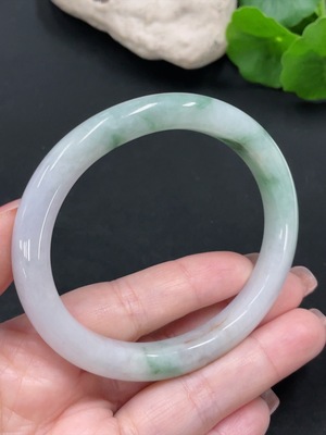 F26024329 Jadeite Imperial Concubine Bracelet Size 60/54 Total Weight Approx. 46.7g