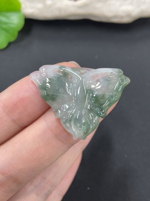 F41926553 翡翠挂件  货品总重约4.4g
