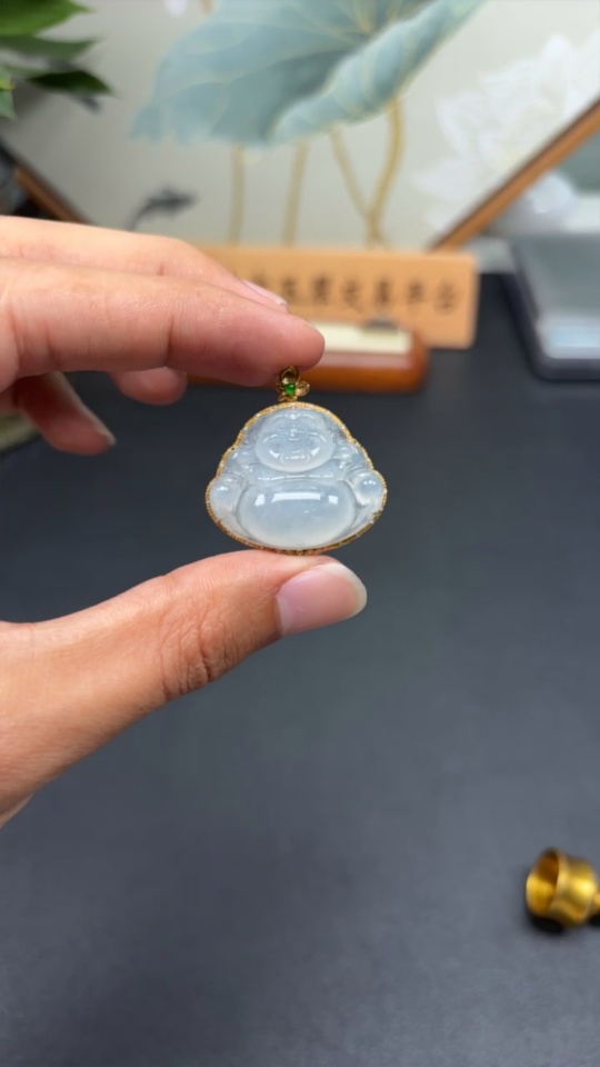 F35107388 Jadeite Buddha Pendant in 18K Gold with Diamond Accents, Total Weight Approx. 6.7g