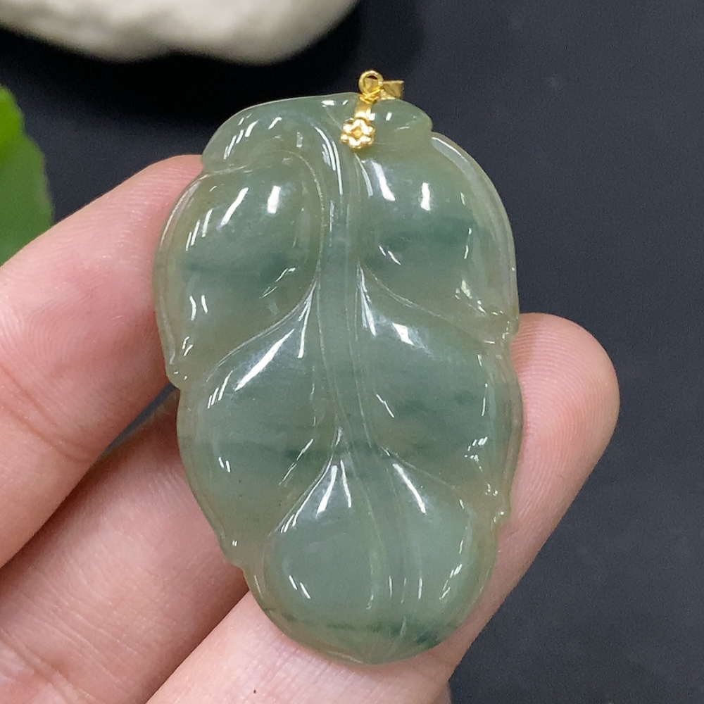 F28250066 Jadeite Pendant Total Weight Approx.7g Leaf with 18k Clasp
