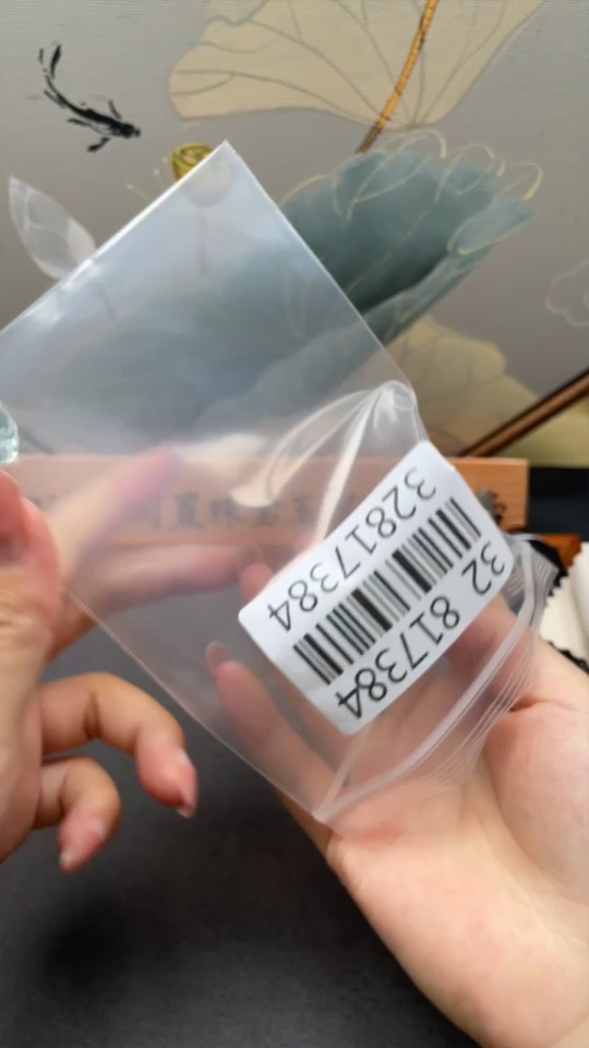 C32817384 Crystal Rough Stone Total Weight Approx. 6.34 Carats