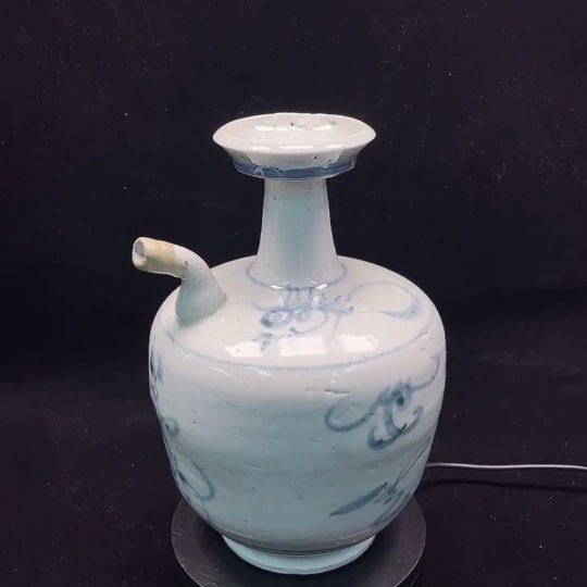 W32764576 Porcelain Repaired Ming Blue and White Dish-Mouth Vase (subject to the actual item)