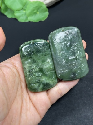 H46561091 和田玉碧玉挂件   山水牌   货品总重约100.1g   含其他矿物成份