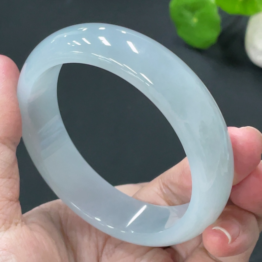 F34018663 Jadeite Round Bangle, Total Weight Approx. 67.9g, Size 57.4