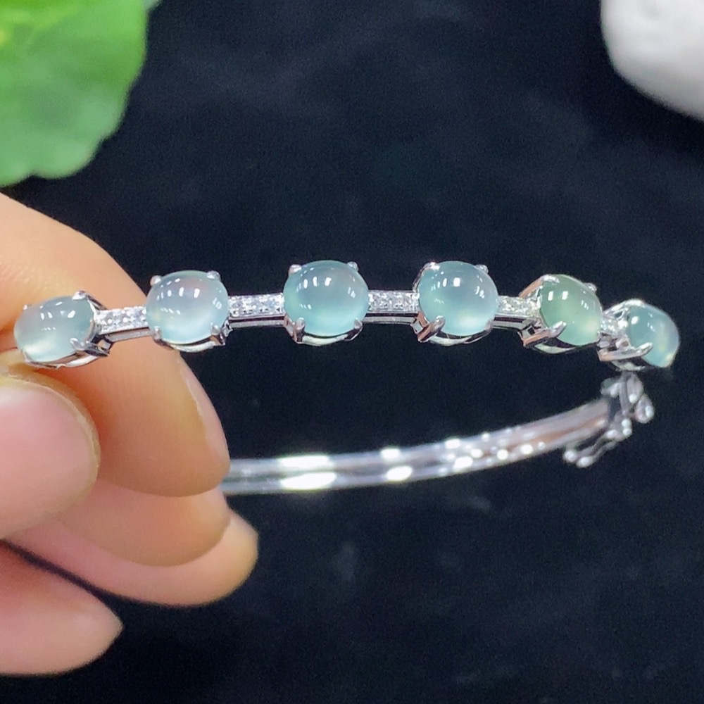 F28235372 Jadeite Inlaid Bangle AU37% with Diamond Accents, Total Weight Approx. 5.94g