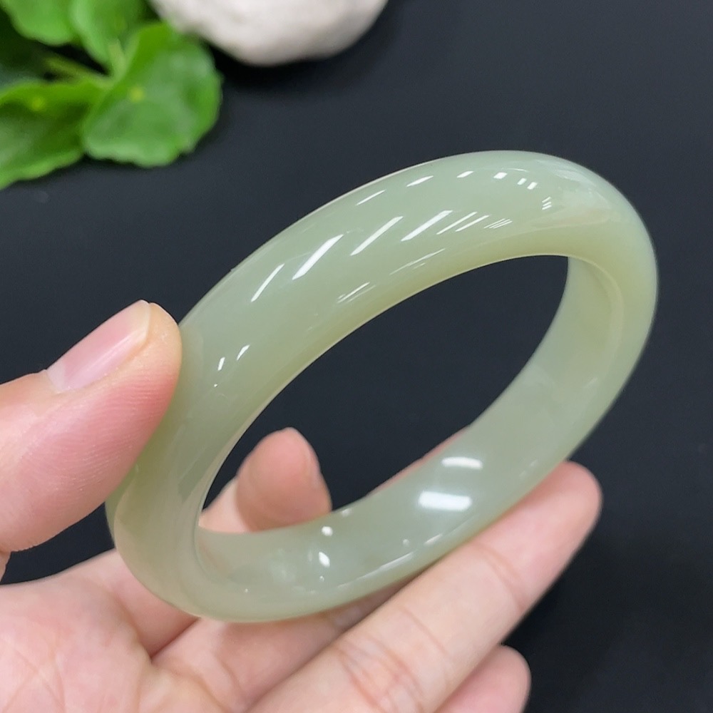 H26040830 Hetian Jade Round Bracelet, Size 58.6, Total Weight Approx. 56.7g