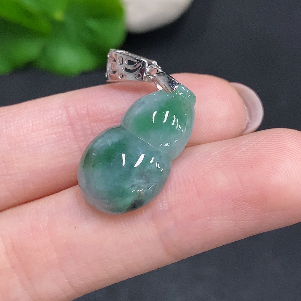 F34003362 Jadeite Gourd Pendant Non-Gold Inlaid Total Weight Approx. 2.8g