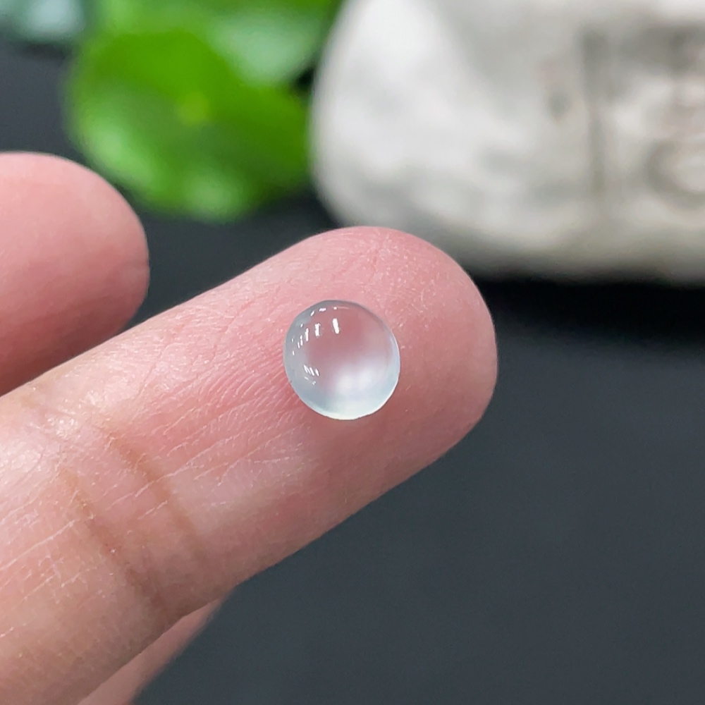 F35146730 Jadeite cabochon, total weight approx. 0.16g