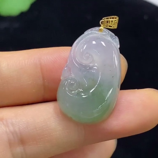 F34025047 Jadeite Pendant Ruyi with 18K Bezel Total Weight Approx. 4.18g