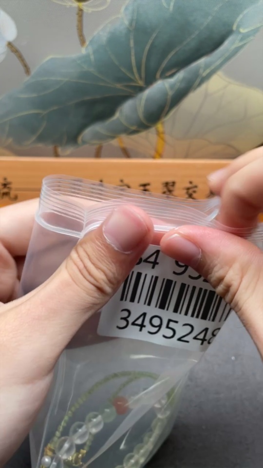 C34952489 Crystal Bracelet + Peridot Necklace Non-Gold, Stones May Be Non-Natural, Total Weight Approx. 21.44g, Sell as a Lot